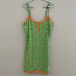 Green crown print lace detailed adjustable straps chemise